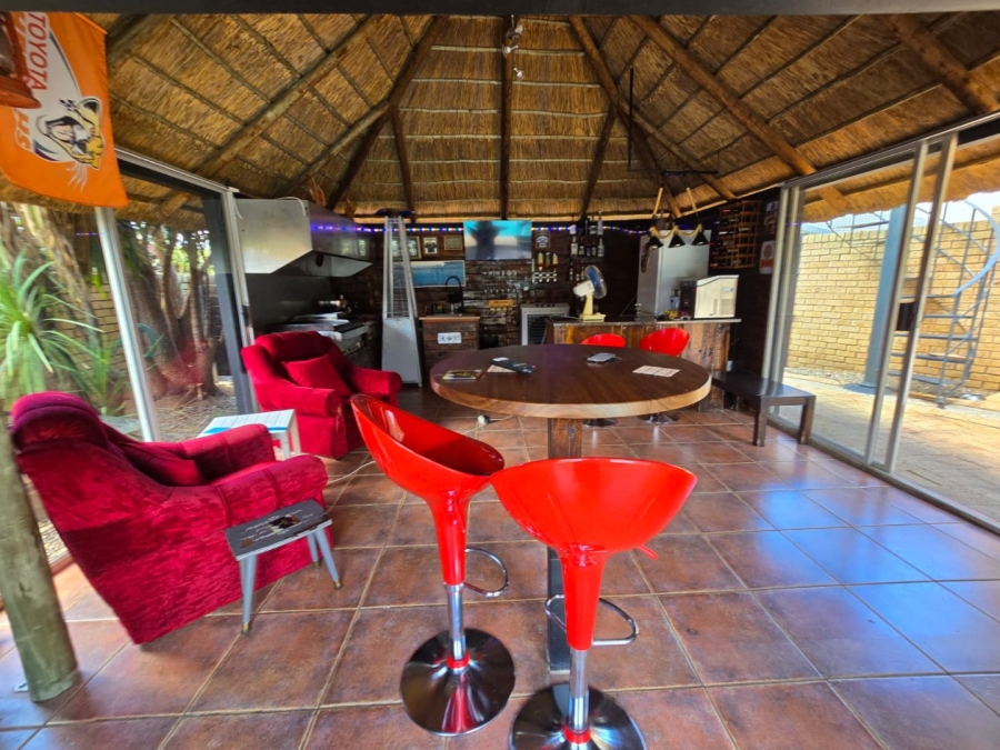 6 Bedroom Property for Sale in Dan Pienaar Free State